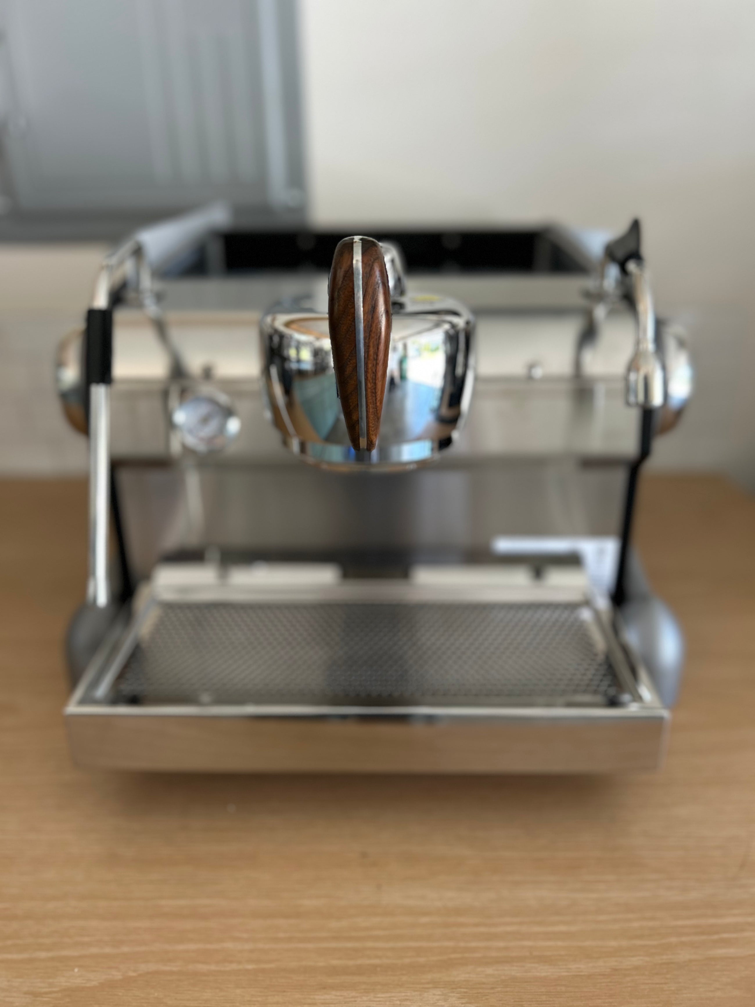 Slayer Single Group Espresso Machine (Open Box) $2,920 Dic ount